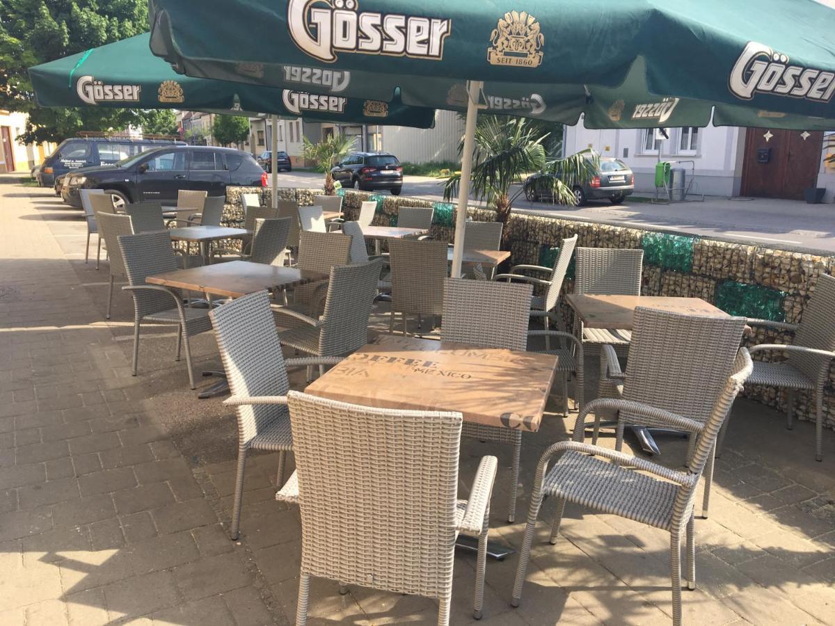 Weinhotel Kirchenwirt Gols Luaran gambar